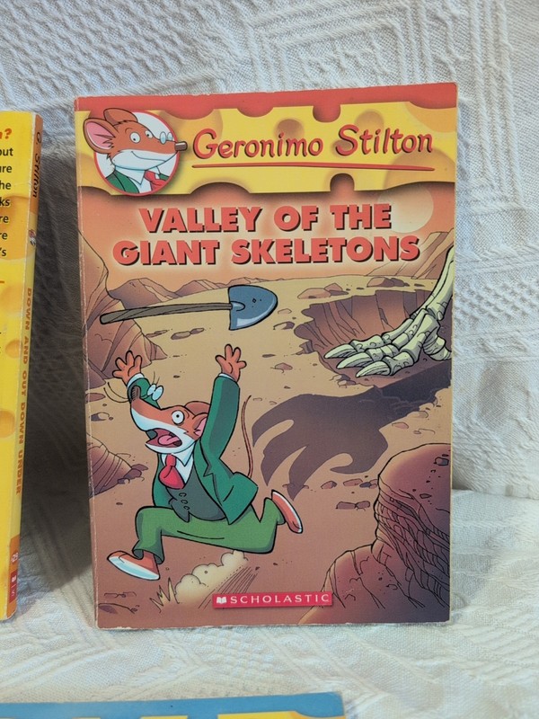 Lot 8 Geronimo Stilton Books 3 29 32 42 43 45 50 Creepella Cacklefur 9 gallery