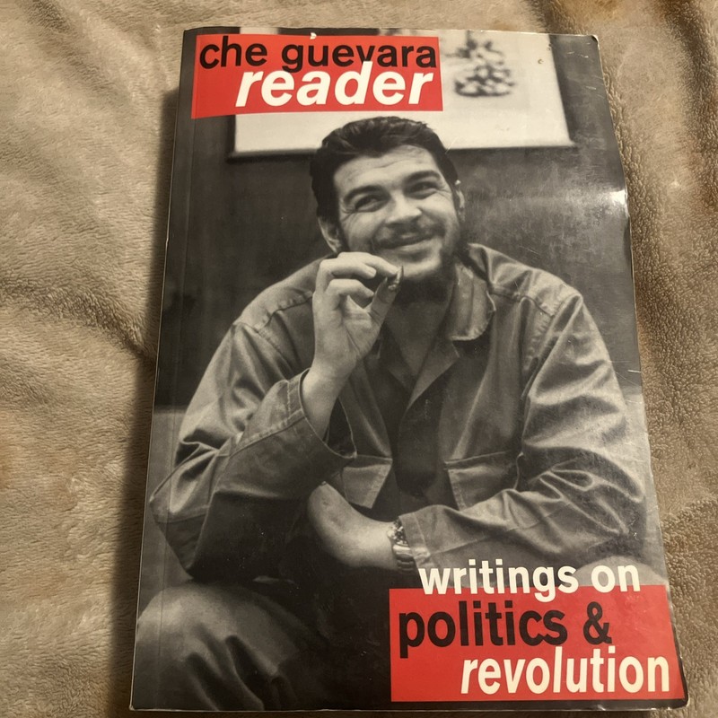 Che Guevara Reader: Writings on Politics & Revolution
