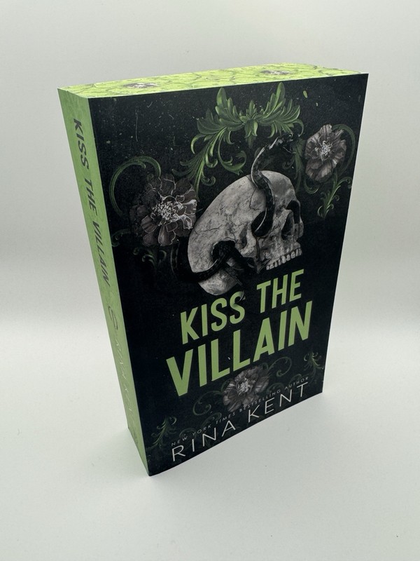 Kiss the Villain by Rina Kent Deluxe Edition Sprayed Edges (NEW!)