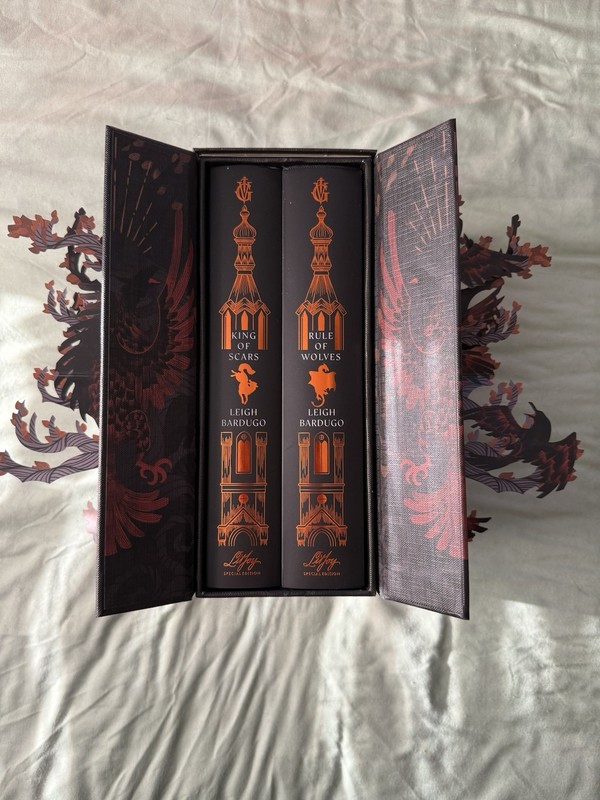 Leigh Bardugo King of Scars / Rule of Wolves HC Signed Box Set