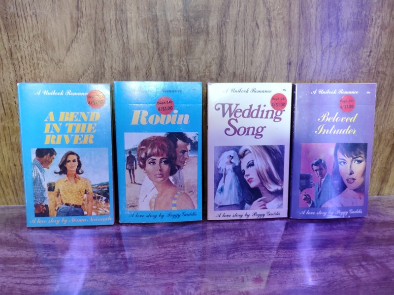 Unibook Romance PB Lot 4 – Peggy Gaddis & Norma Newcombe – Robin Wedding Song