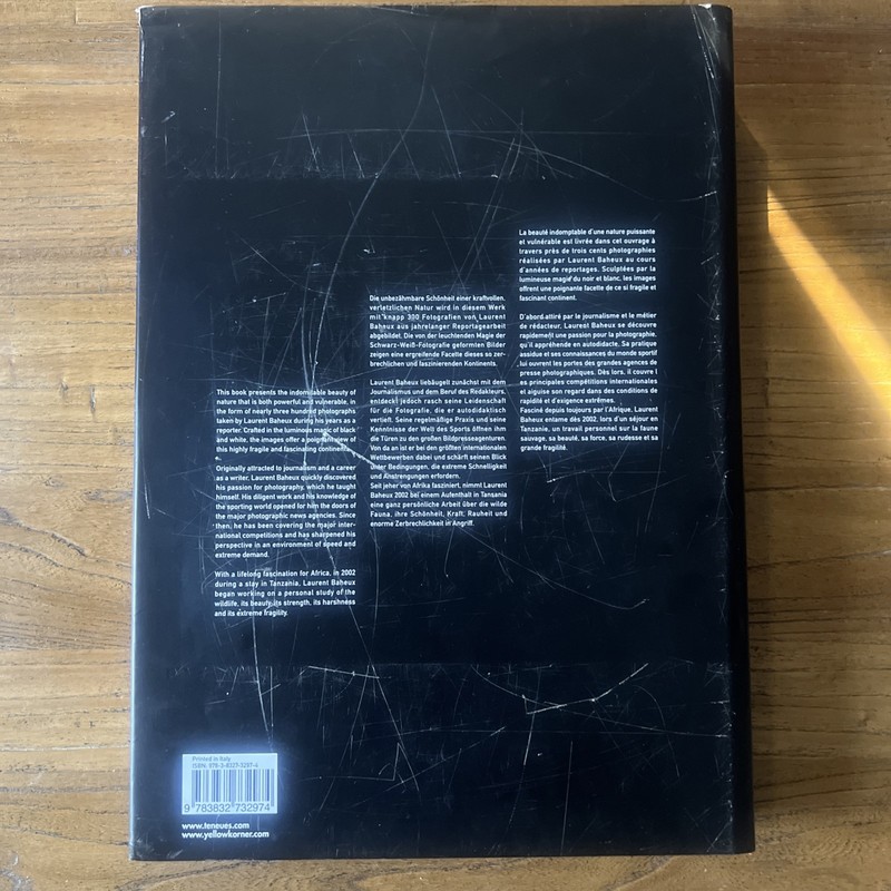 THE FAMILY ALBUM OF WILD AFRICA By Laurent Baheux - Hardcover teNeues DAMAGED gallery