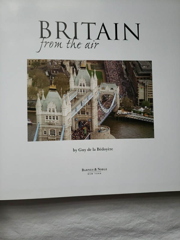 Britain From the Air Guy de la Bedoyere (2007) Coffee Table Book Pictures gallery