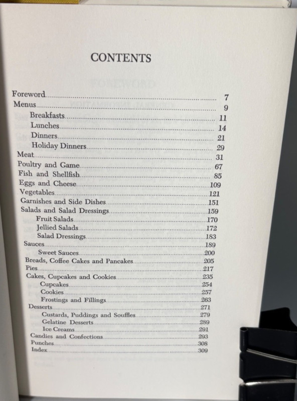 Treasured Southern Family Recipes Geddings de M. Cushman, 475 Recipes, 1966 gallery