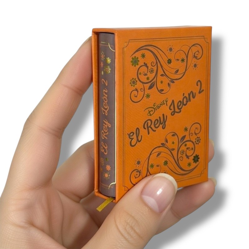 Disney El Rey Leon 2 mini Book w/ slipcase hardcover 190 pages color illustrated gallery