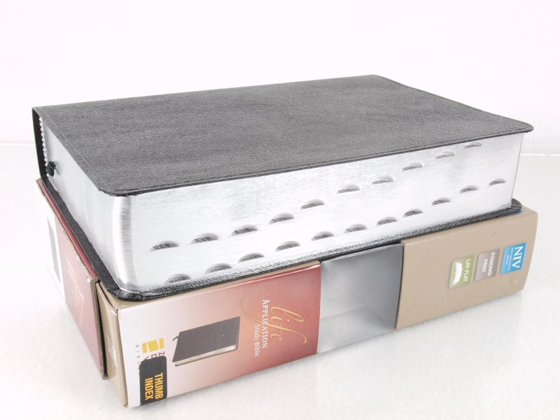 Zondervan NIV Life Application Study Bible Indexed Black Leather 1984 2011 USA gallery