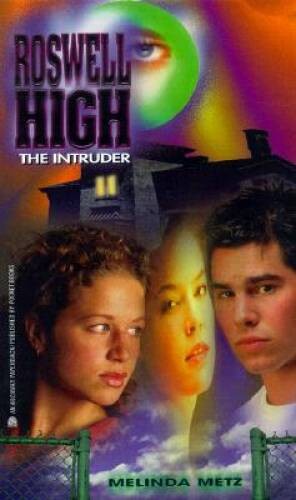The Intruder: Roswell High 5 (Roswell High, No 5) – Paperback – GOOD