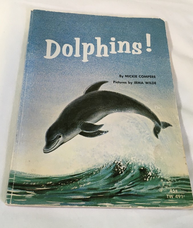 VINTAGE 1964 “DOLPHINS” SCHOLASTIC PAPERBACK BOOK BY MICKIE COMPERE