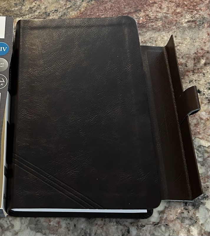 MAGNETIC CLOSURE NIV GIANT PRINT(12pt) Personal Size Bible Brown Leathersoft gallery