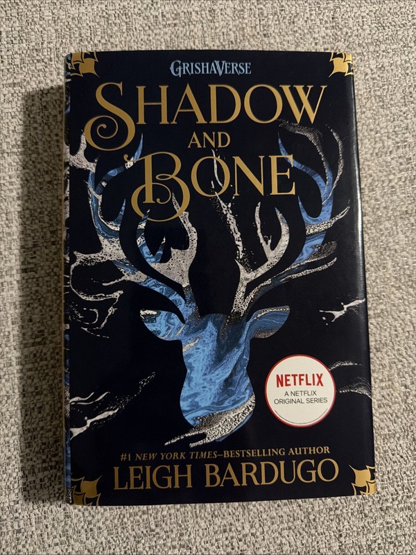 Shadow and Bone (Grisha Trilogy) – Hardcover By Bardugo, Leigh – VERY GOOD