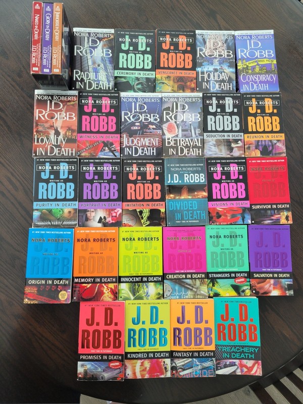 Lot of 30 J.D. Robb books. #1-29 and #31. Great contition.