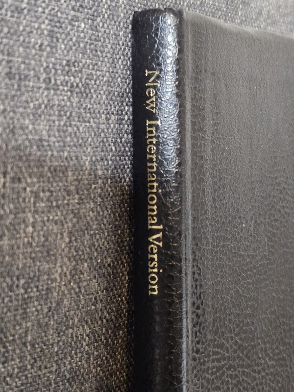 The Holy Bible (New International Version) Compact Pocket Bible Zondervan Book gallery