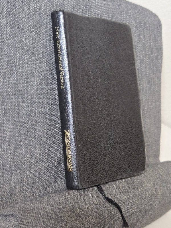 The Holy Bible (New International Version) Compact Pocket Bible Zondervan Book