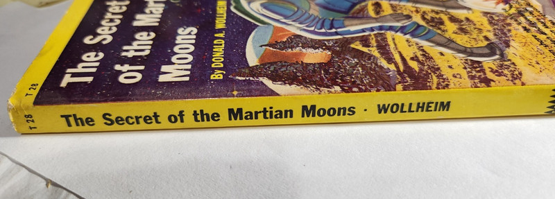 Donald A. Wollheim - The Secret of the Martian Moons 1963 - Tempo T-28 - VG+/EX gallery