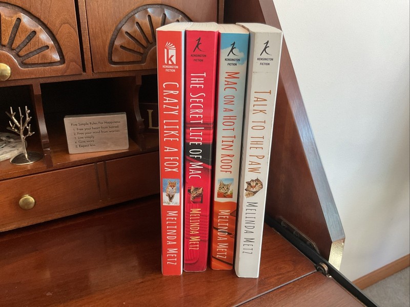 Lot of 4 Melinda Metz All 3 MacGyver Series + 1 Fox Crossing, Maine Trade PB EUC