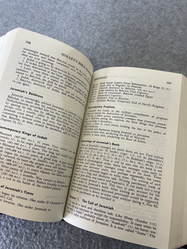 Halley's Bible Handbook, New Revised Edition, Hardcover, 1965 gallery