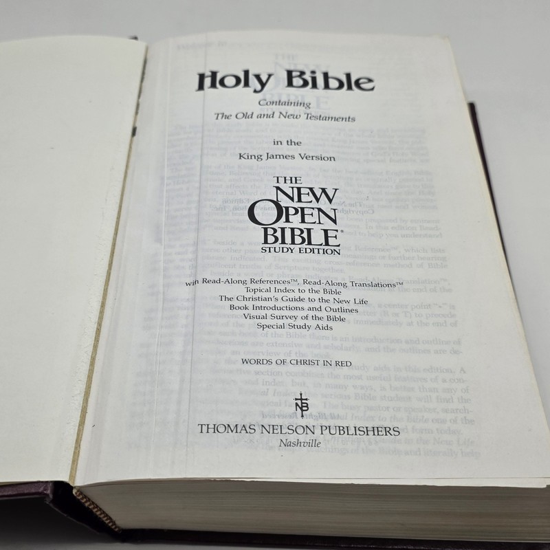 The New Open Bible NKJV Study Edition Hardcover Burgundy 1990 USA Nelson 1672 gallery