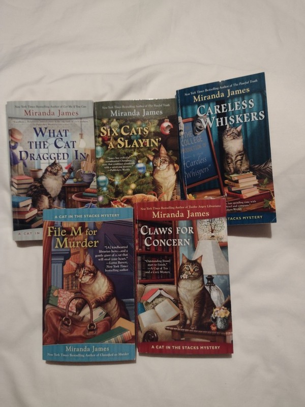 Cat in the Stacks Mystery Lot – Miranda James – 5 Paperbacks,