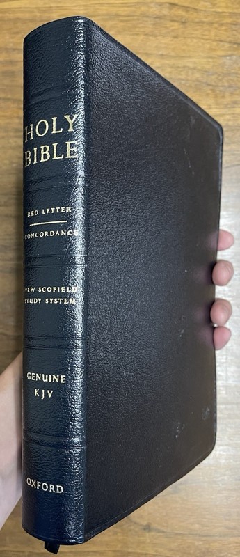 NICE: Oxford New Scofield Study System Bible (KJV, Black Bonded Leather)