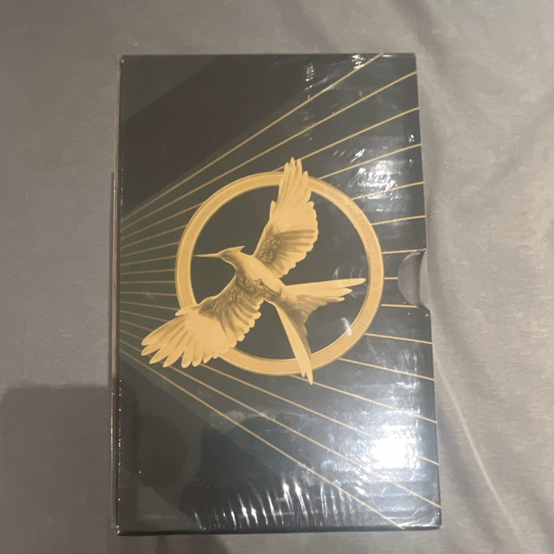 Suzanne Collins: The Hunger Games 4-Book Collection Box Set YA Dystopian gallery
