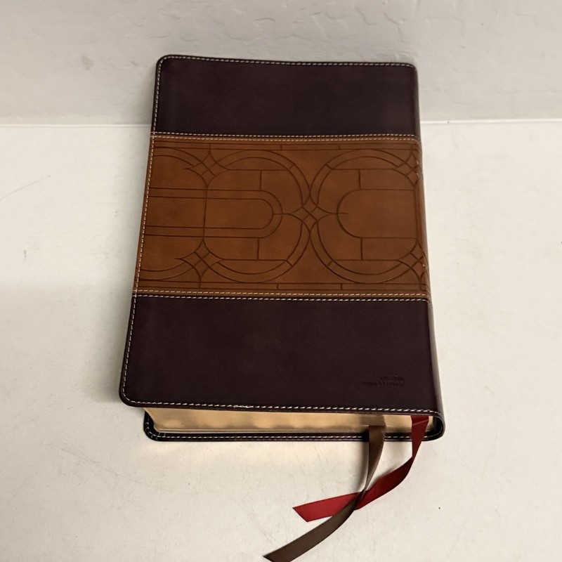 NKJV Study Bible, Leathersoft, Brown, Full-Color Edition, New King James Version gallery