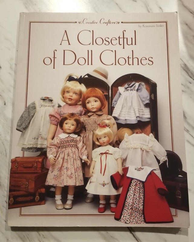 A Closetful Of Doll Clothes Book (Some Wear) Portfolio Press Corporation