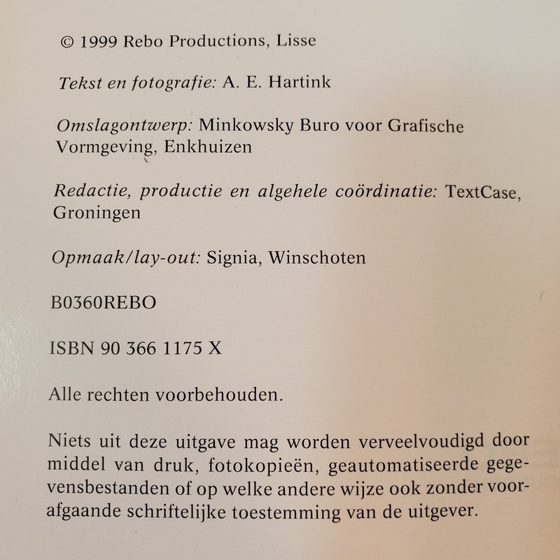 Messen Encyclopedie (Encyclopedia of Knives) By A E Hartink. Written in Dutch HC gallery