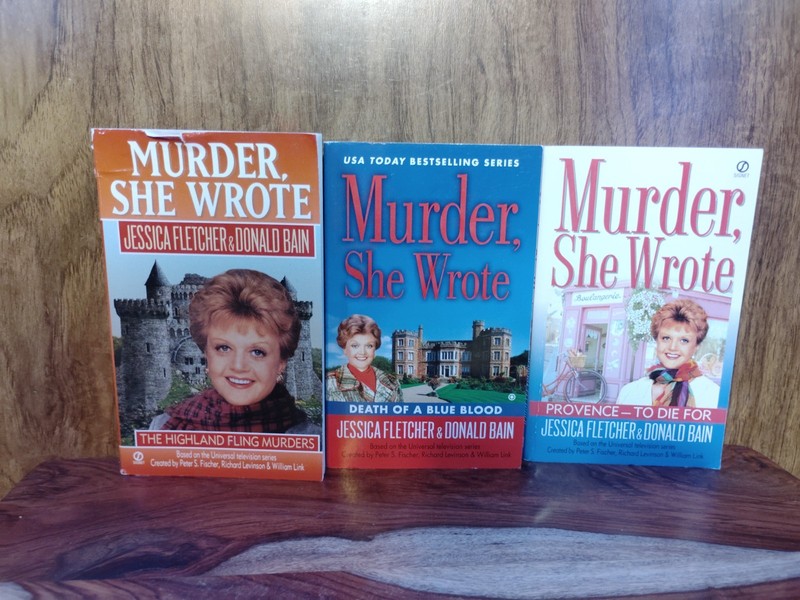 Lot 3 Murder She Wrote PB Jessica Fletcher Donald Bain Mystery Set
