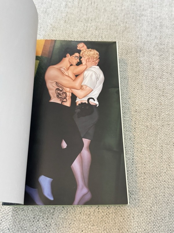 Kiss The Villain Rina Kent Deluxe Edition With Signed Bookplate Stenciled Edge gallery