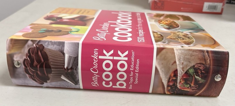 Betty Crocker Cookbook 11th Edition Hardcover binder edition NEW gallery