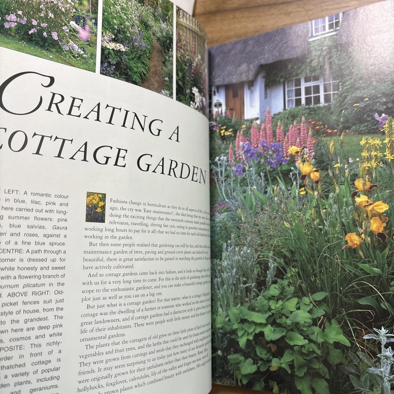 A Gardener's Guide to Cottage Gardening by Strong, Graham, Acceptable Book gallery