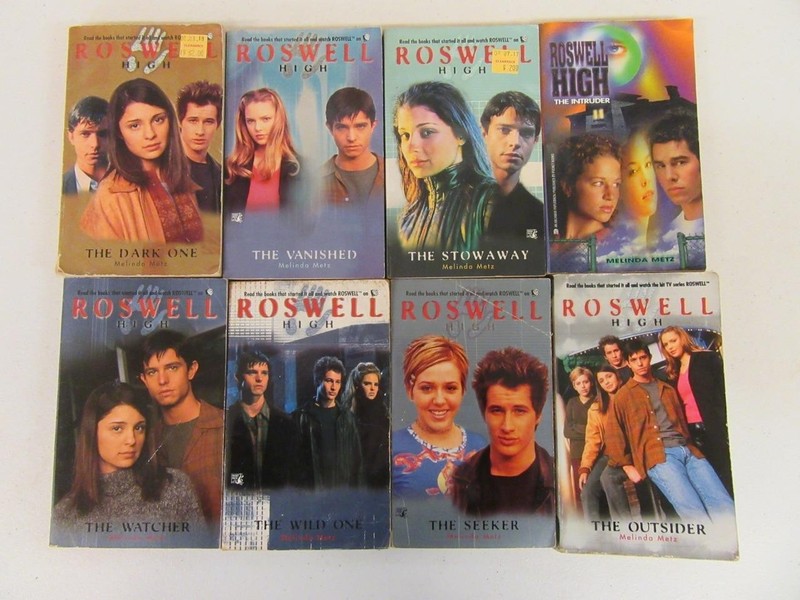 BIG Lot (8) ROSWELL HIGH TV SERIES Fantasy Sci Fi Books #1-7, 9 MELINDA METZ