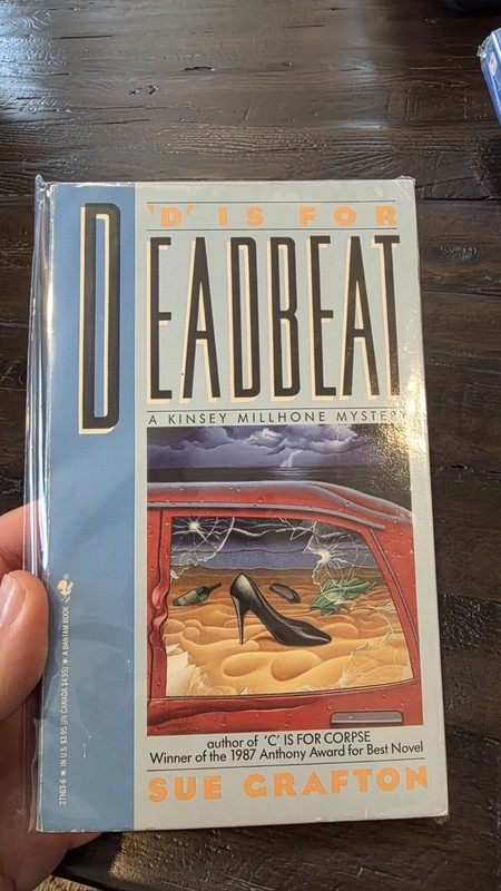 D Is for Deadbeat by Sue Grafton (1988, Trade Paperback)