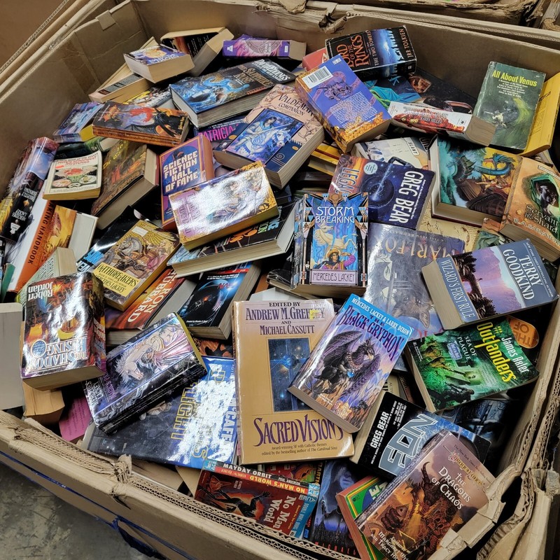 Lot of 5 Pounds (LBs) Science Fiction Fantasy Book Hard/Softback RANDOM RARE MIX gallery