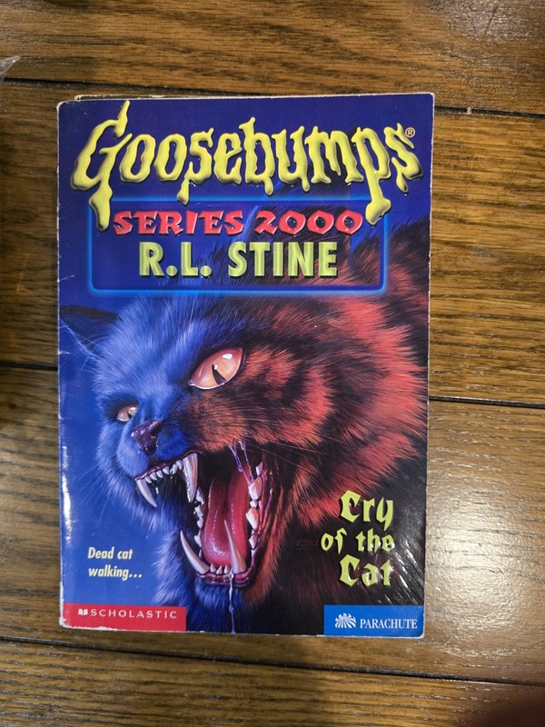 Cry of the Cat Goosebumps Series 2000 Book #1 1st Print RL Stine Name On 1st Pg