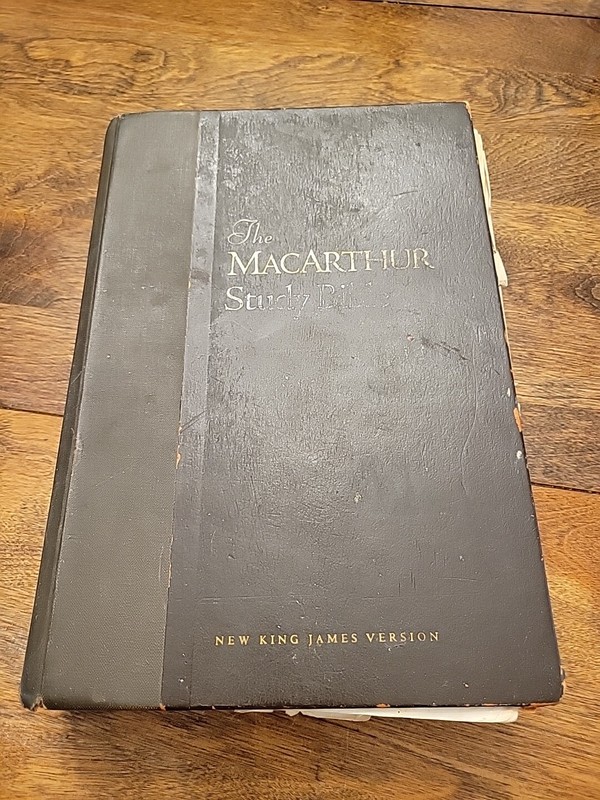 The Macarthur Study Bible ~ New King James Version (NKJV) HC Distressed Bad Bind