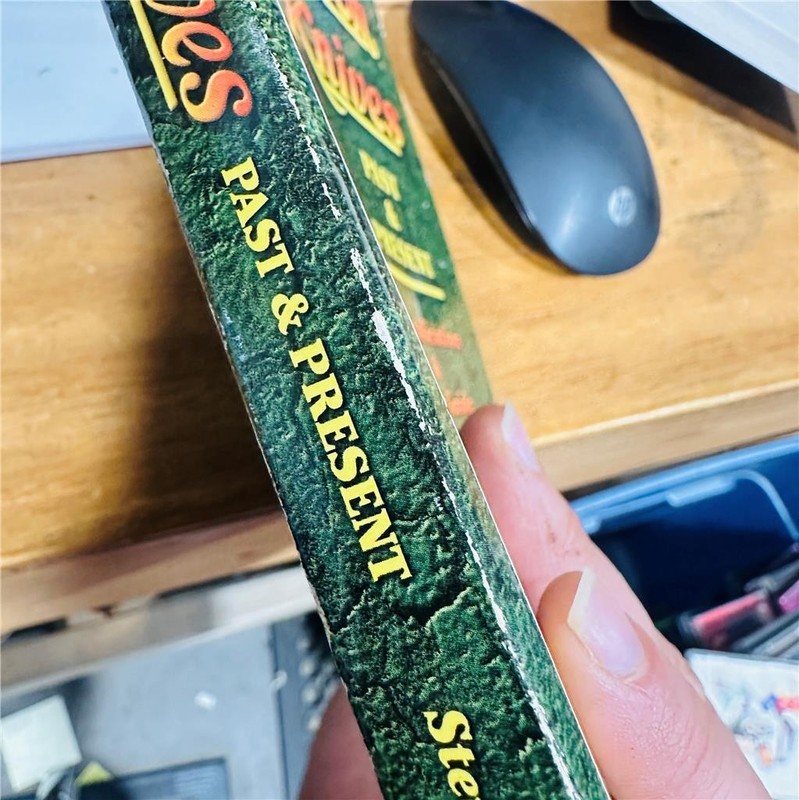 Remington Knives Past & Present Identification Value Guide Stewart Ritchie 2005 gallery