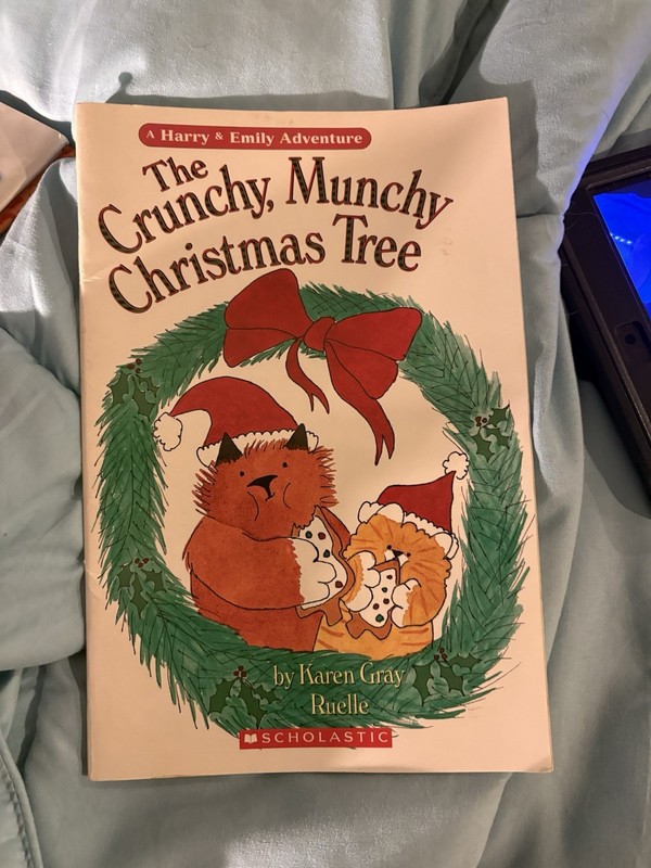 Scholastic Harry & Emily Adventure The Crunchy, Munchy Christmas Tree PB Ruelle