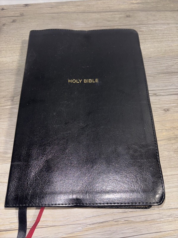 NKJV Deluxe End-of-Verse Reference Bible Personal Size Large Print Recovery