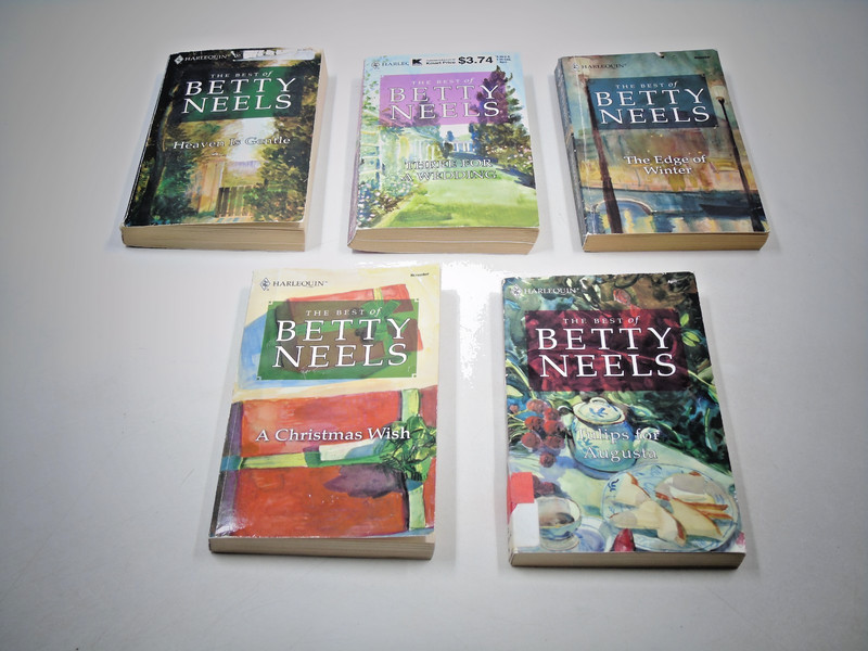 Vintage Lot of 10 Betty Neels Harlequin Romance Paperback Books, See Description gallery