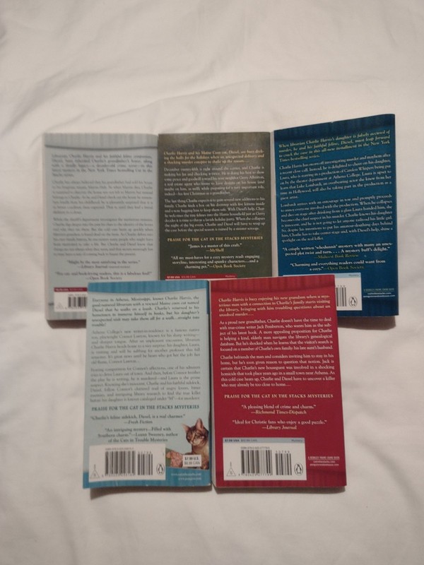 Cat in the Stacks Mystery Lot - Miranda James - 5 Paperbacks, gallery