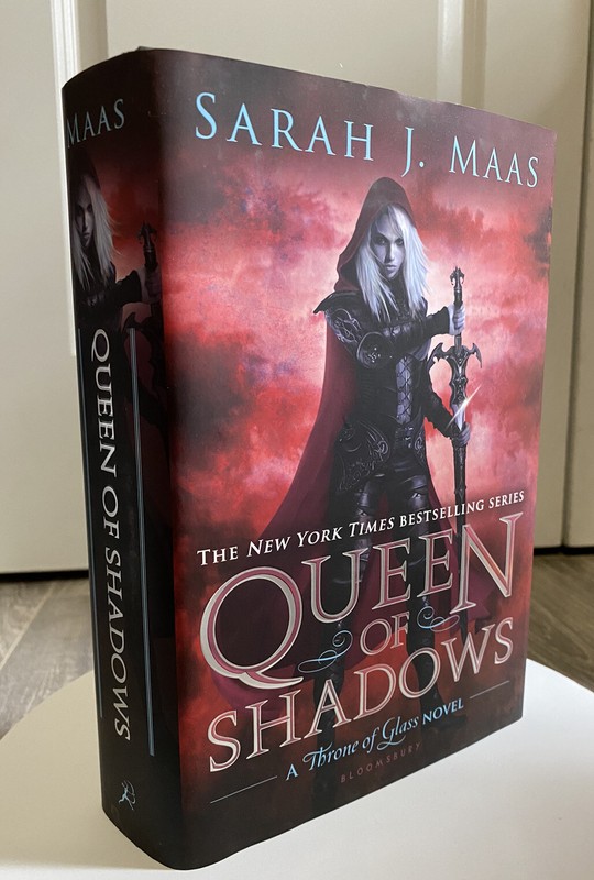 Throne of Glass Ser.: Queen of Shadows by Sarah J. Maas (2015, Hardcover)