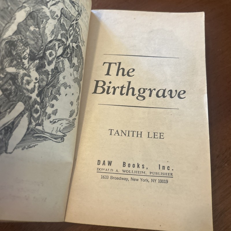 THE BIRTHGRAVE By Tanith Lee Vintage 1975 1st DAW Edition 6th PNT Fantasy PB gallery