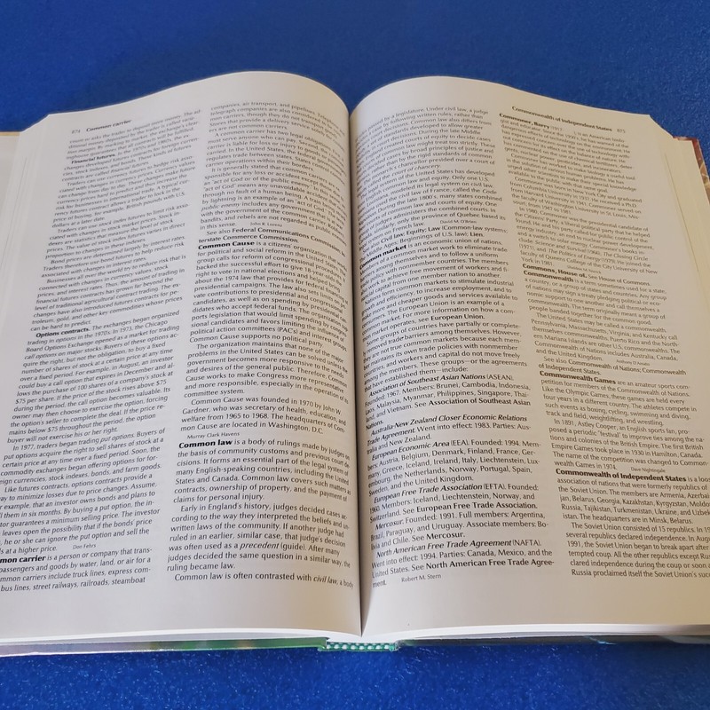 WORLD BOOK ENCYCLOPEDIA VOLUME Ci-Cz 4, 2004 EDITION HARDCOVER HISTORY REFERENCE gallery