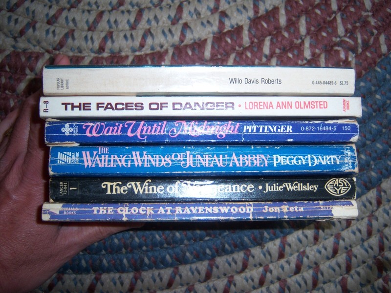 Lot of 6 gothic romance romantic suspense mystery horror vintage paperbacks gallery