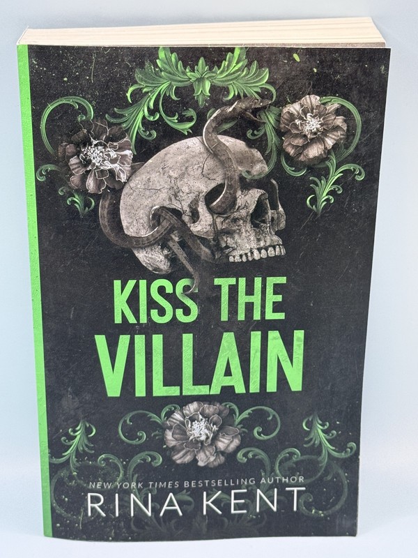 Kiss The Villain by Rina Kent – New York Times Bestselling Author Paperback